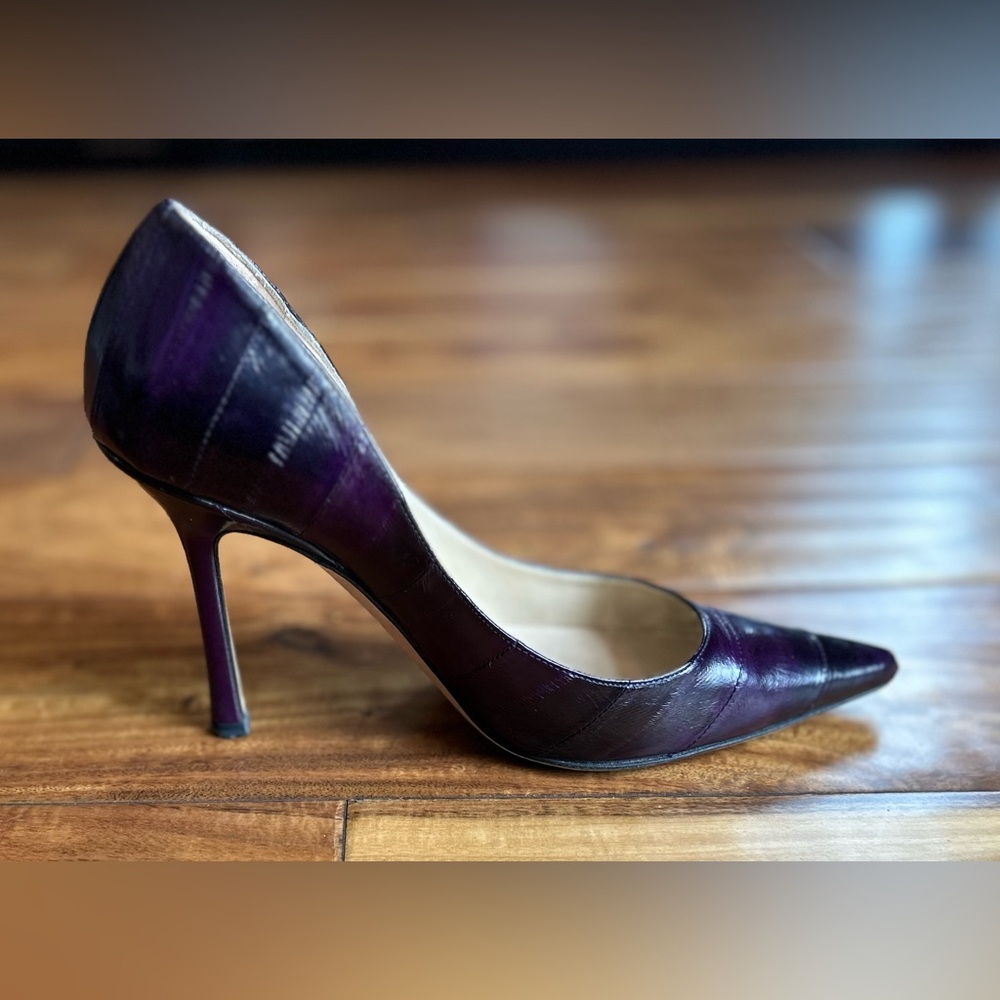 Jimmy Choo leather purple pumps. Heel: 4 inches. Size:37.5